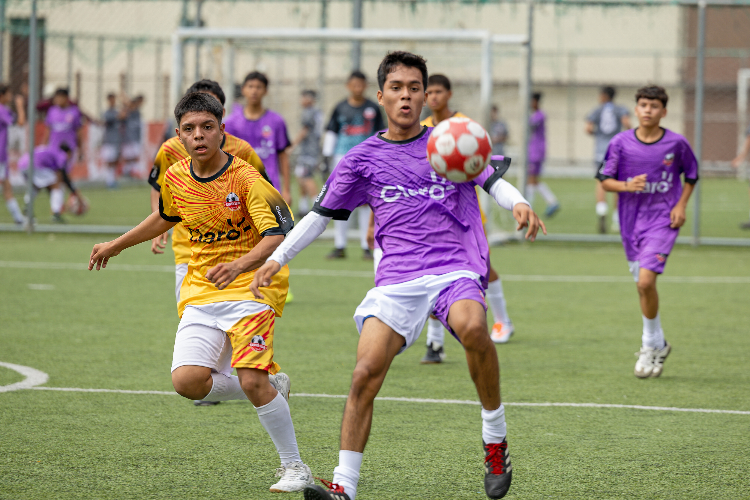 Inicia La Super Liga Claro 2025, donde los sueños se juegan en cancha