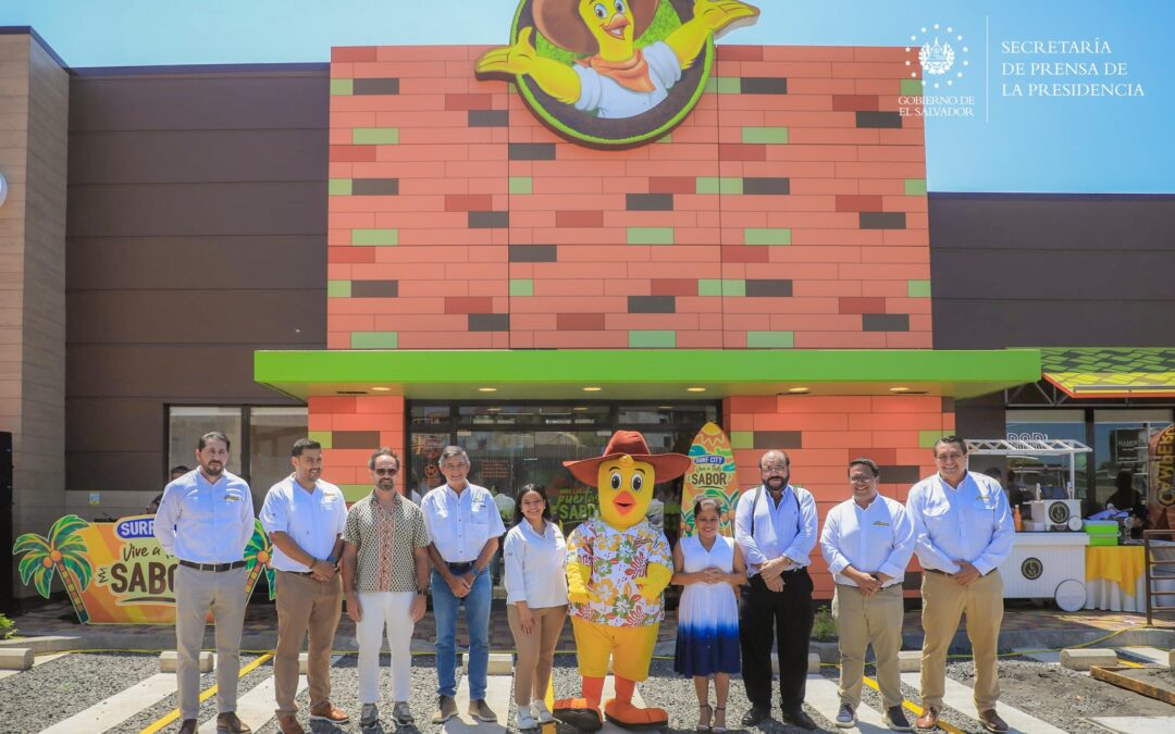 Se dinamiza la economía de la costa salvadoreña con la apertura de Pollo Campero en Surf City