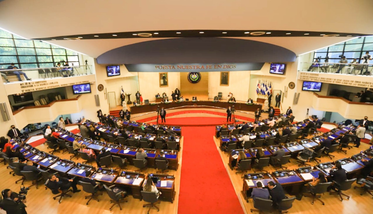 El Salvador aprueba nuevas leyes para impulsar inversiones y generar empleo para retornados