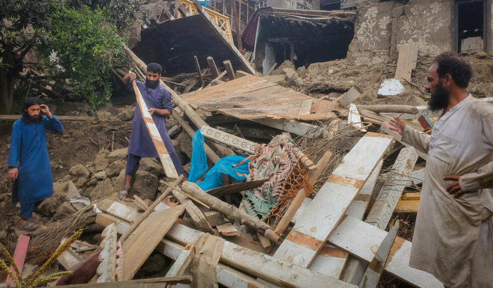 Fuerte terremoto en Afganistán deja al menos 800 muertos y más de 2,000 heridos