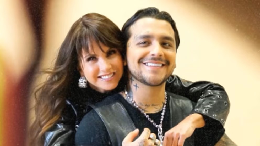 Lucero y Christian Nodal protagonizan portada juntos y causan revuelo