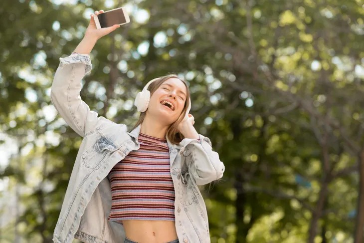Qué tipo de música escuchan las personas inteligentes, según la Inteligencia Artificial