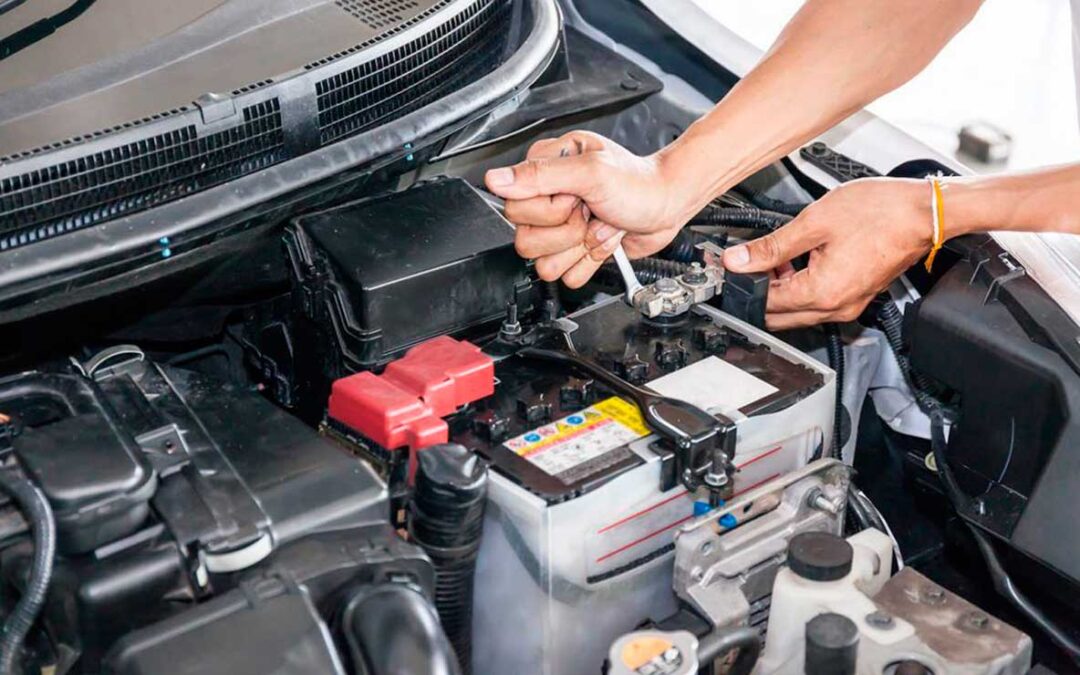 Cada cuánto hay que cambiar la batería del carro y qué señales indican que está fallando