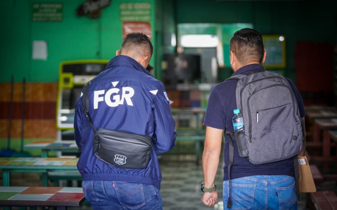 Fiscalía incautan 13 propiedades a red de trata de personas vinculada a la pandilla 18