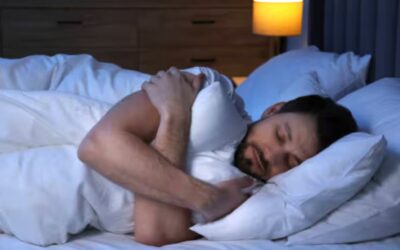 ¿Duermes abrazado a la almohada? Esto es lo que revela sobre tu personalidad