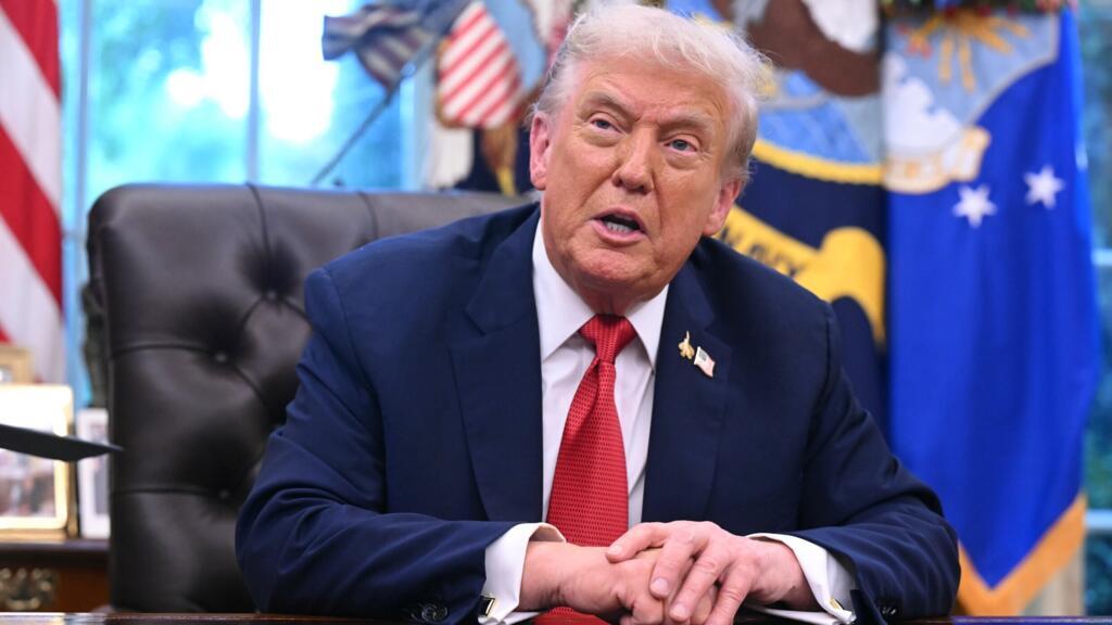 Trump amenaza con despidos masivos de empleados federales ante cierre del Gobierno