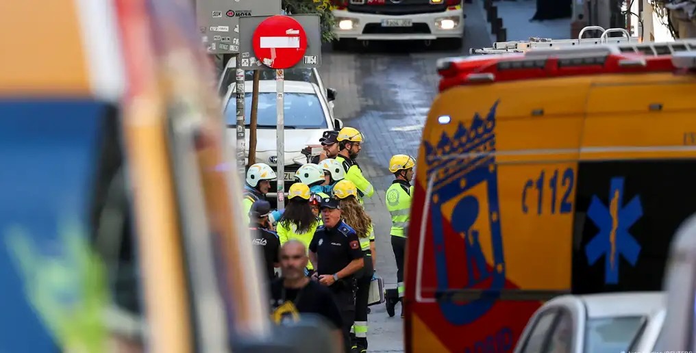 Un edificio colapsa en el centro de Madrid: varios heridos