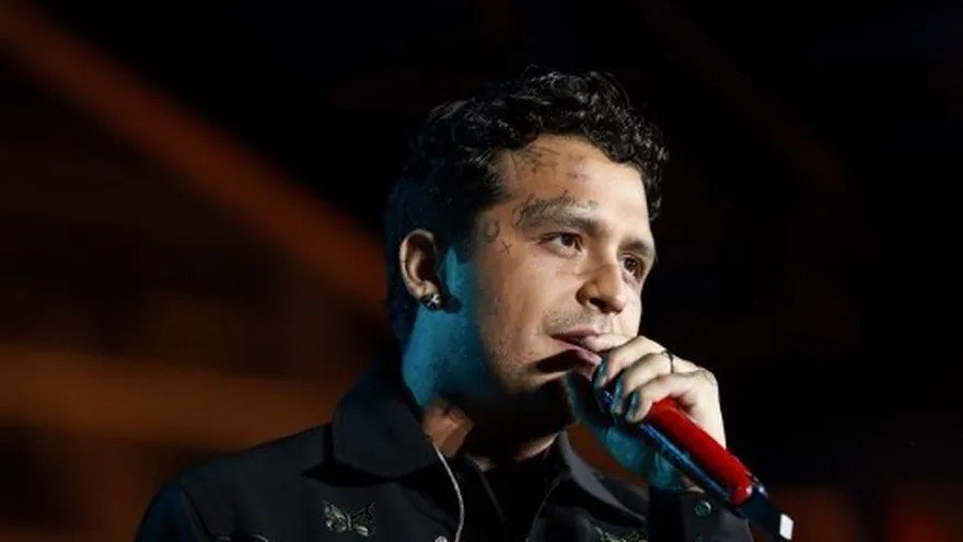 Christian Nodal presume transformación física y sorprende a sus fans