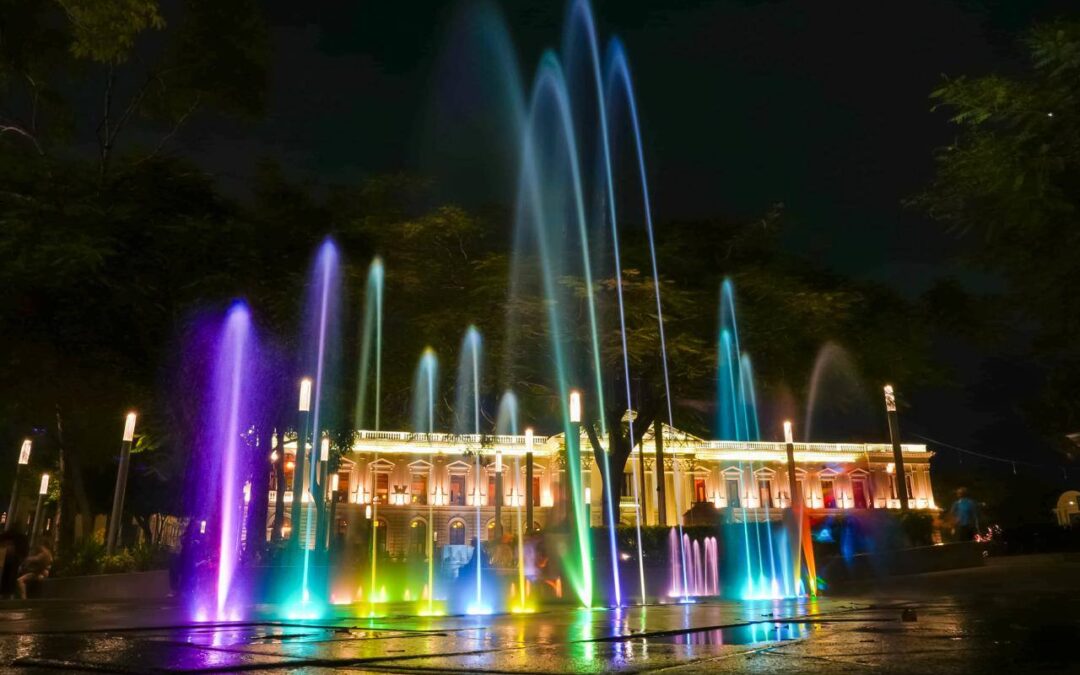 Centro Histórico de San Salvador sigue atrayendo a visitantes desde Honduras