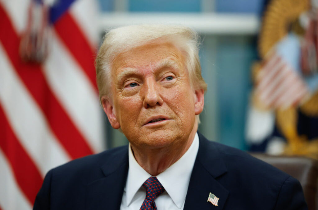 Trump niega haber decidido atacar instalaciones en Venezuela