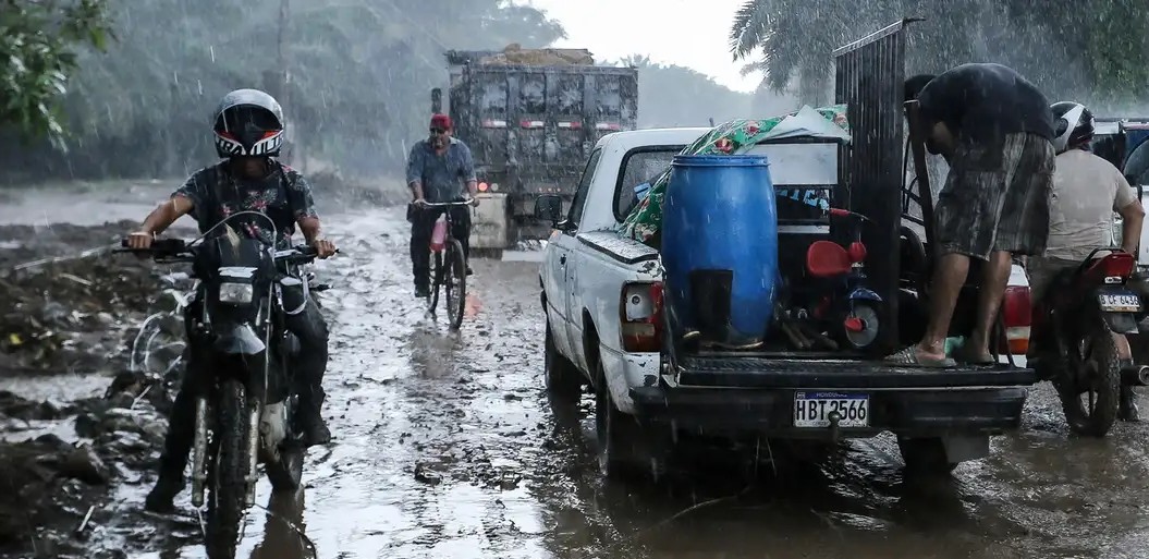 Intensas lluvias en Honduras y Guatemala generan inundaciones y activan alertas en el norte de la región