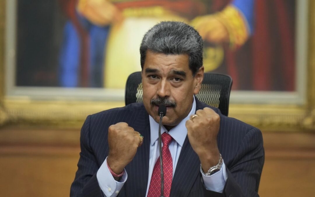 Maduro eleva la alerta militar y amenaza con declarar a Venezuela “república en armas” ante despliegue militar de EE.UU.