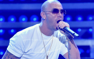 Wisin aparece sin lentes de sol en fotos navideñas y sorprende a sus seguidores