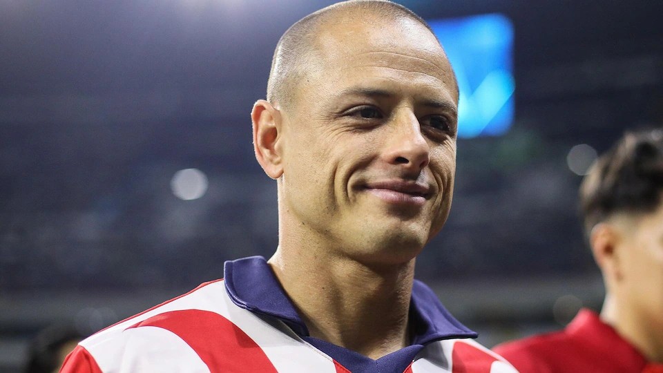 ¿De la cancha al micrófono? Chicharito Hernández apunta a ser analista de ESPN en el Mundial 2026