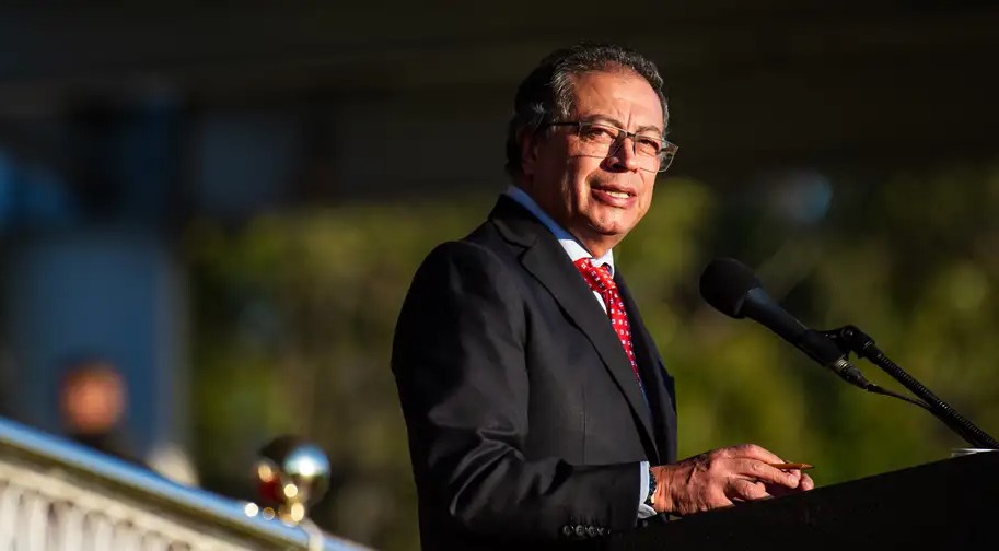 Gustavo Petro dice que Estados Unidos bombardeó fábrica cocaína en Venezuela