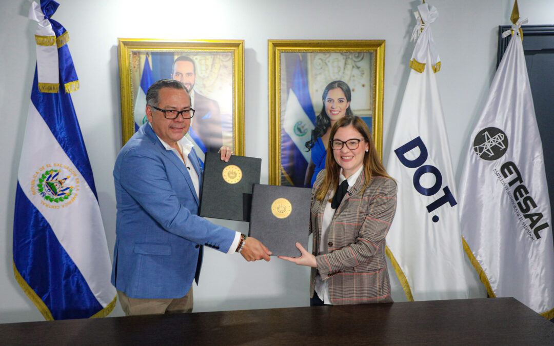 Fortalecen cooperación entre instituciones para mejorar la atención al usuario en el ámbito de la construcción