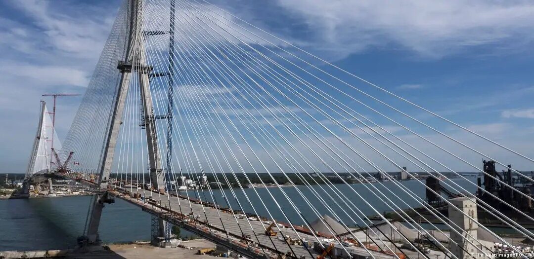 Trump amenaza con detener apertura de puente Canadá-Estados Unidos